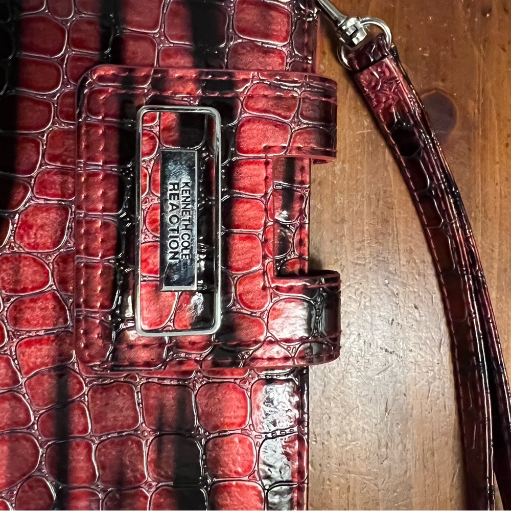 Wallet with strap - Picture 3 of 5